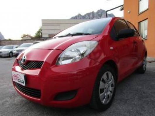 usato TOYOTA Yaris