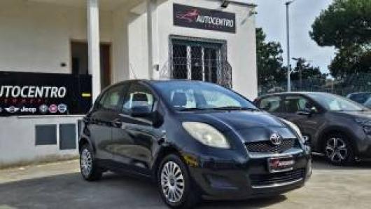 usato TOYOTA Yaris