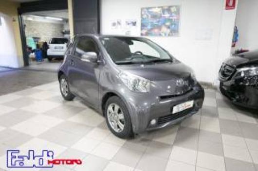 usato TOYOTA iQ