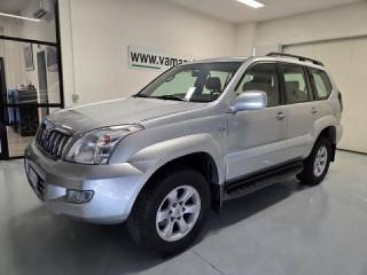 usato TOYOTA Land Cruiser