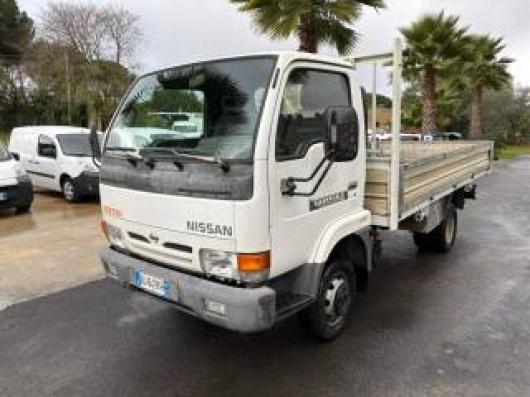 usato NISSAN Cabstar