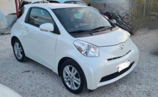 usato TOYOTA iQ