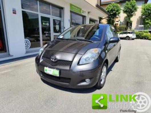 usato TOYOTA Yaris
