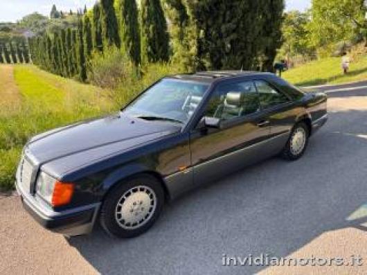 usato MERCEDES 300