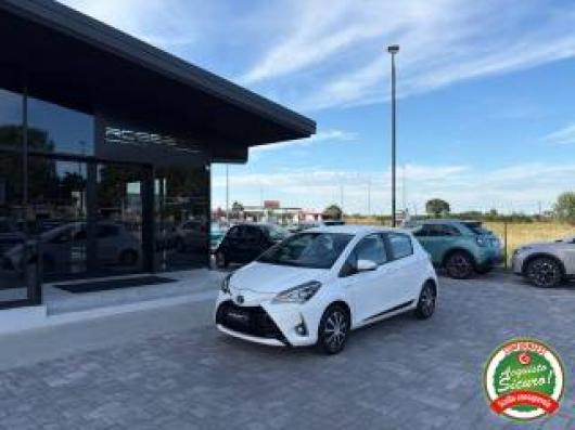 usato TOYOTA Yaris